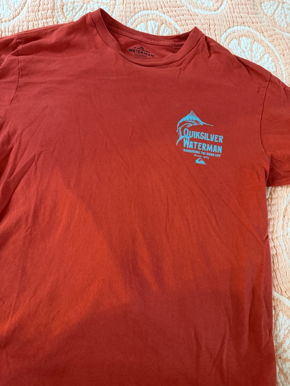 Quiksilver Rust Short Sleeve Tee with Blue Chest Logo